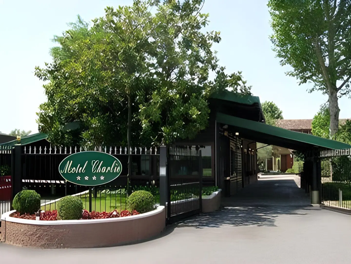 Motel Hotel Charlie Garten