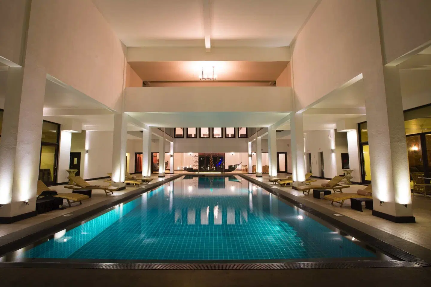 Shinagawa Beach Resort Hallenbad