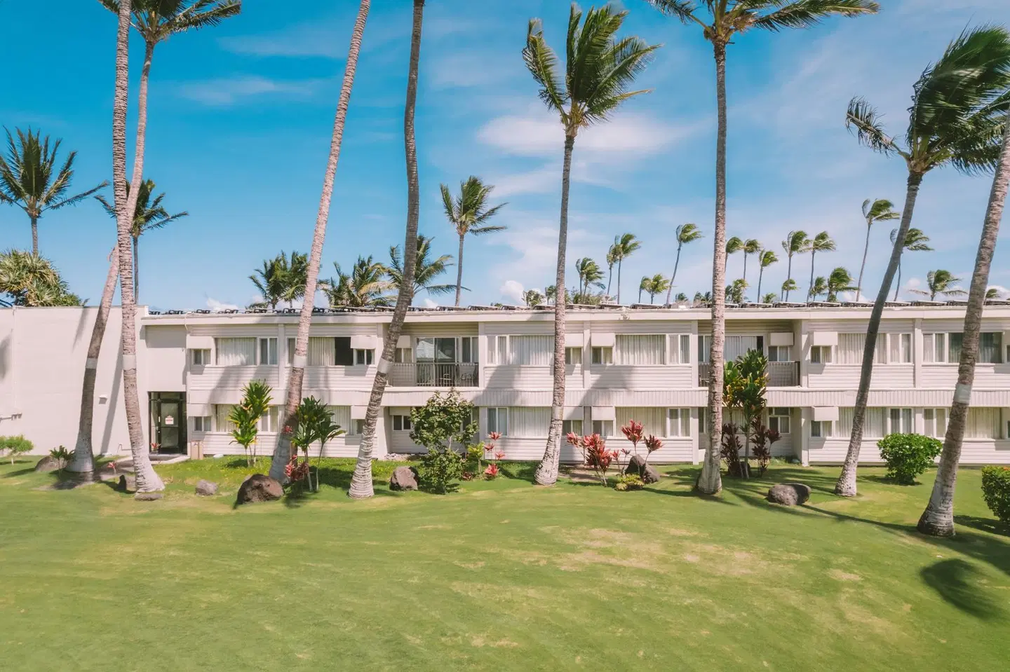 Maui Beach Hotel EXTERIOR