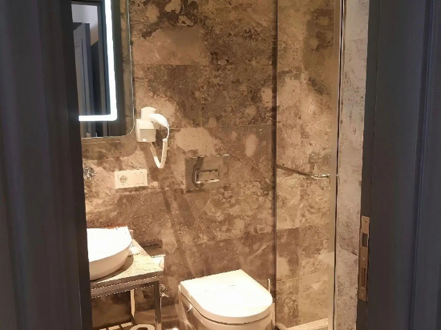 AHG Atlas Hotel Taksim BATHROOM