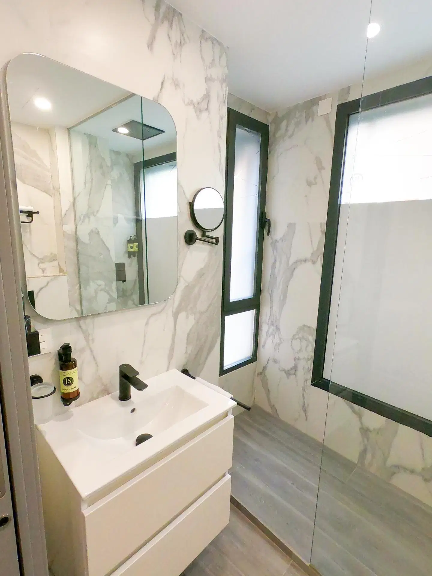 Jerusalen Suites Alicante Badezimmer