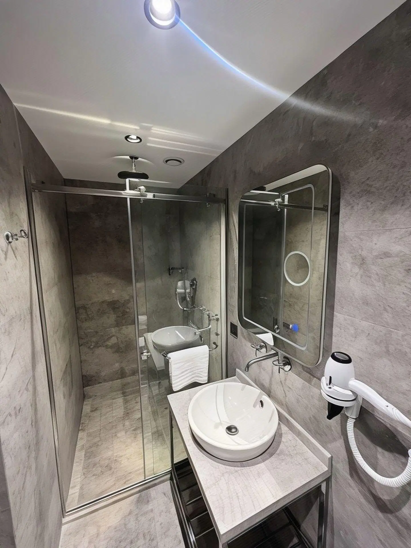 AHG Atlas Hotel Taksim BATHROOM