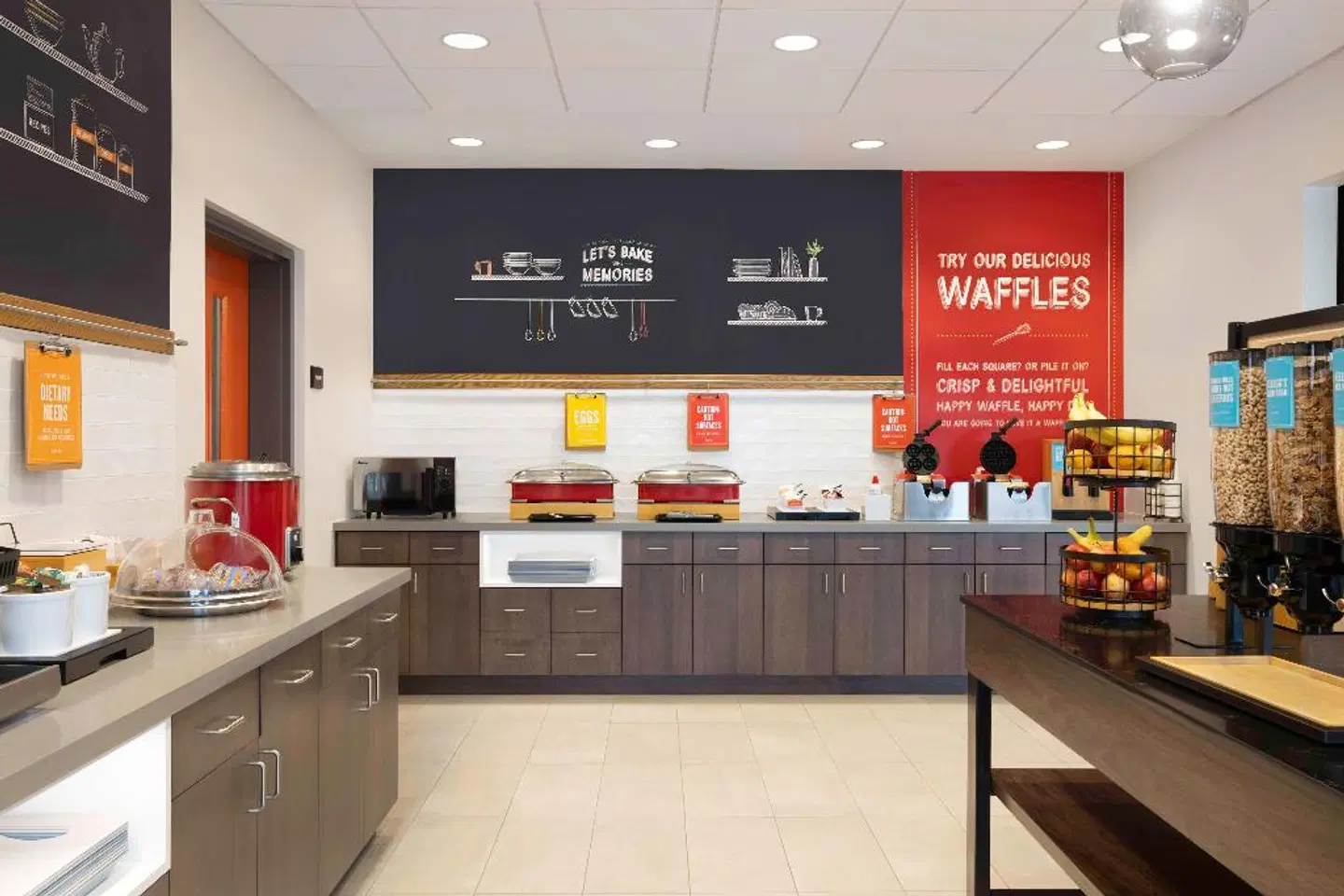 Hampton Inn by Hilton Midland Bar