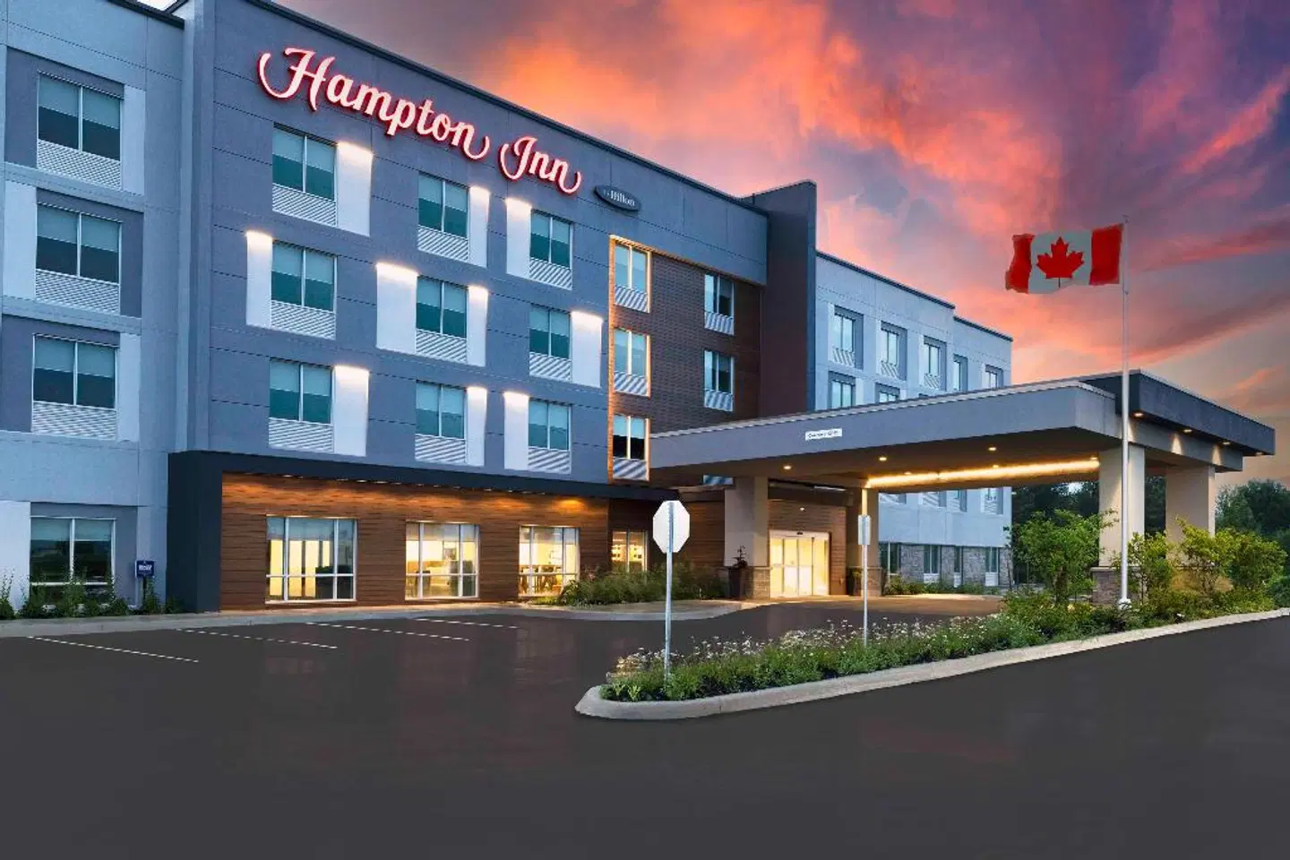 Hampton Inn by Hilton Midland EXTERIOR