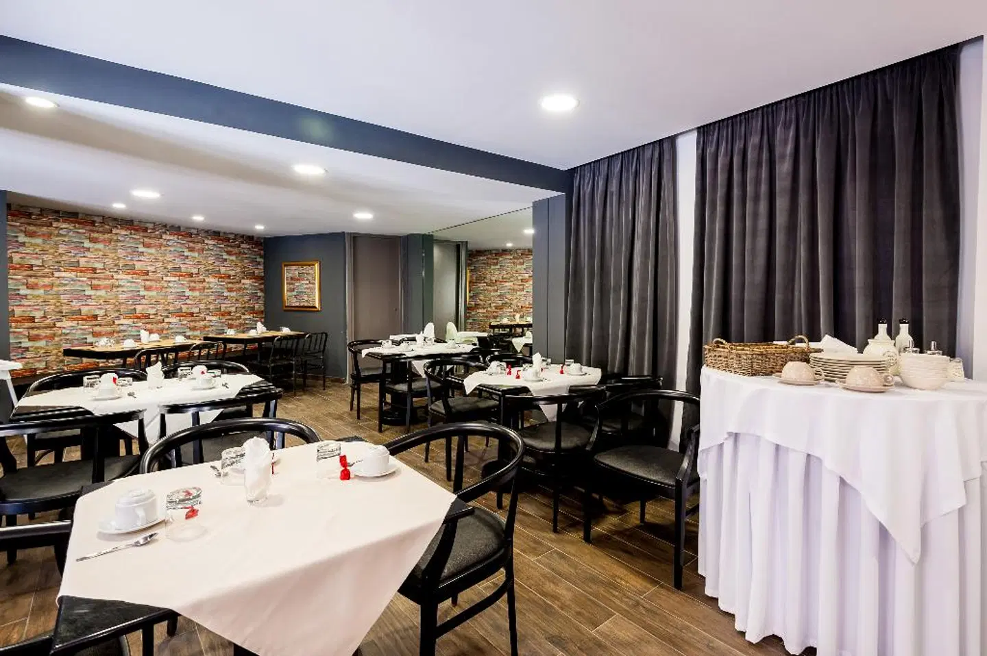 Elina Hotel Restaurant