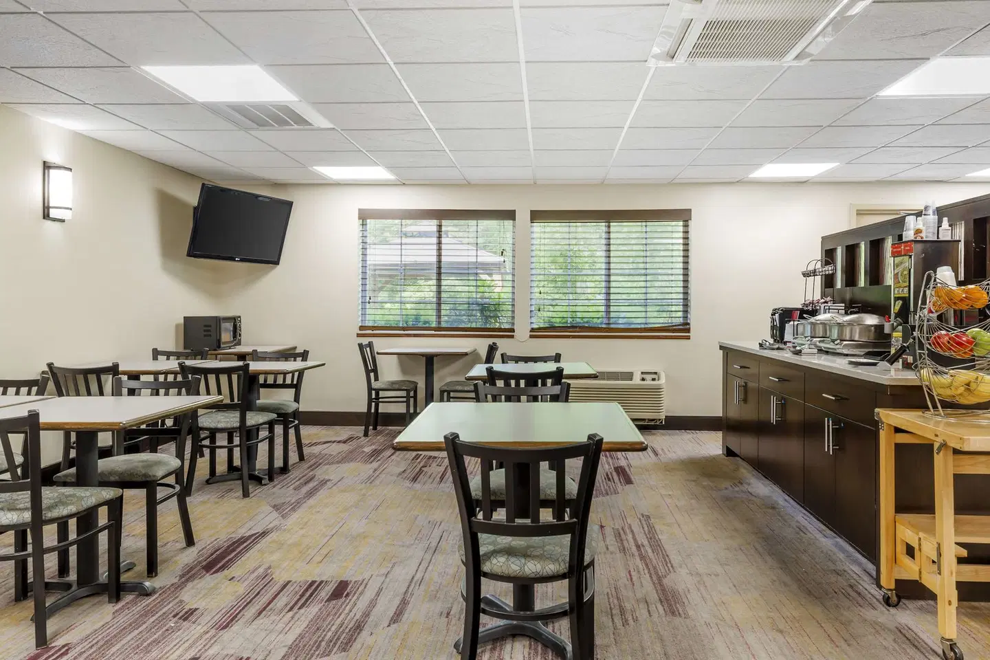 Best Western Plus Berkshire Hills Inn & Suites LOUNGE_LOBBY