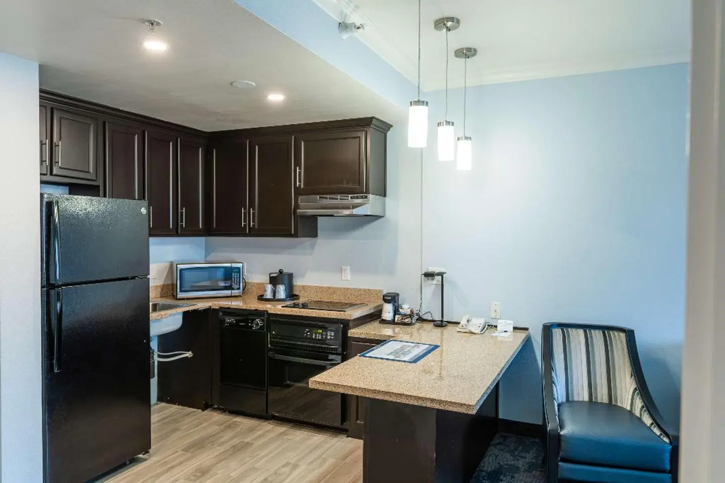 Best Western Plus Manhattan Beach Hotel ROOM_EXAMPLE