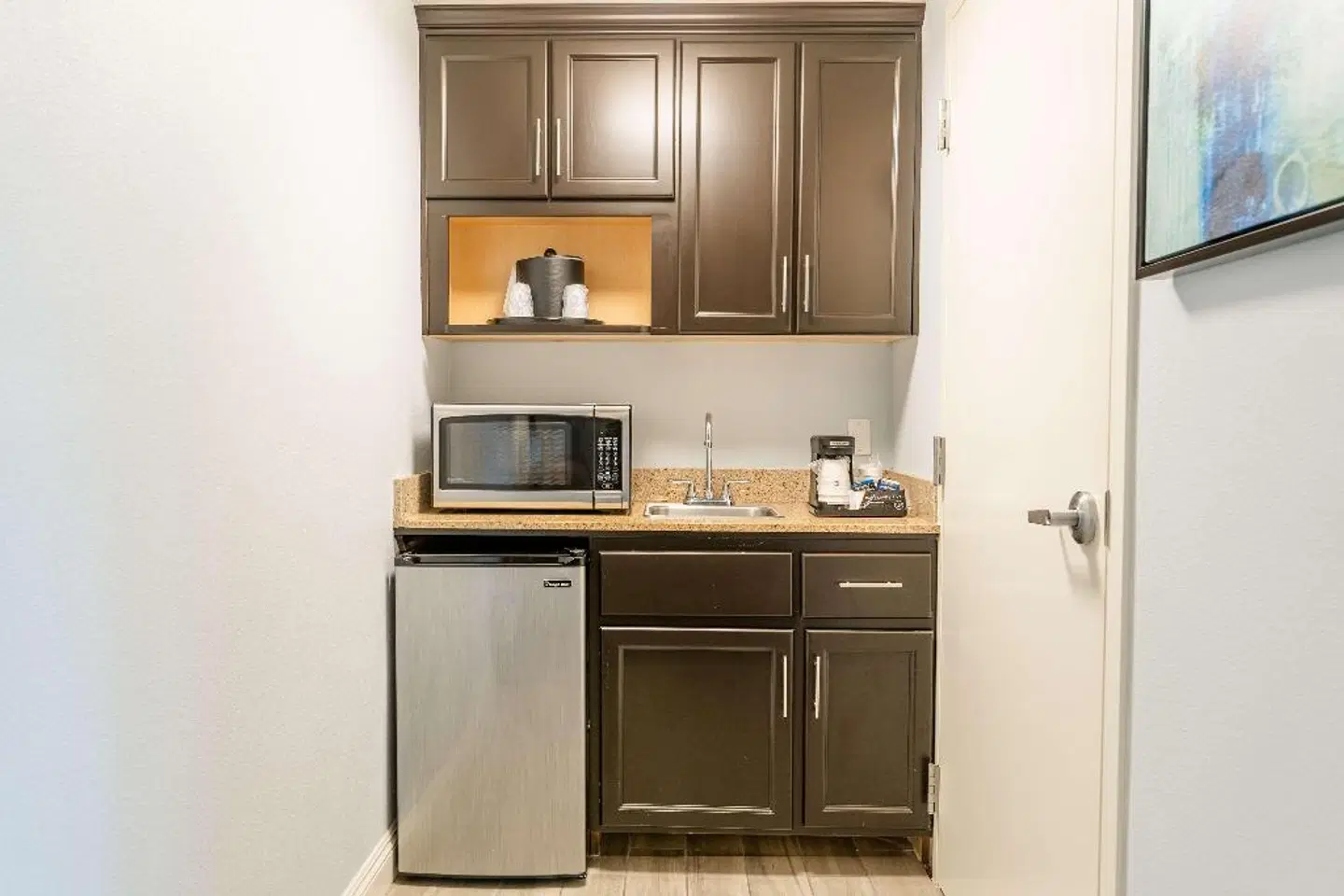 Best Western Plus Manhattan Beach Hotel ROOM_EXAMPLE