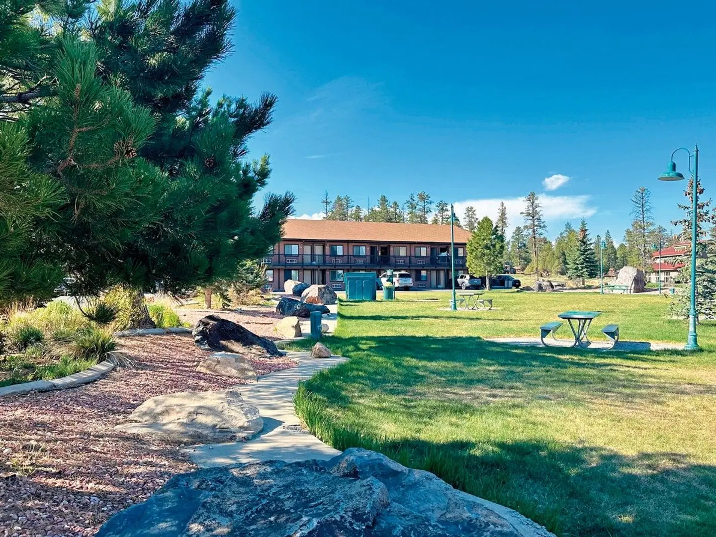 Bryce View Lodge GARDEN