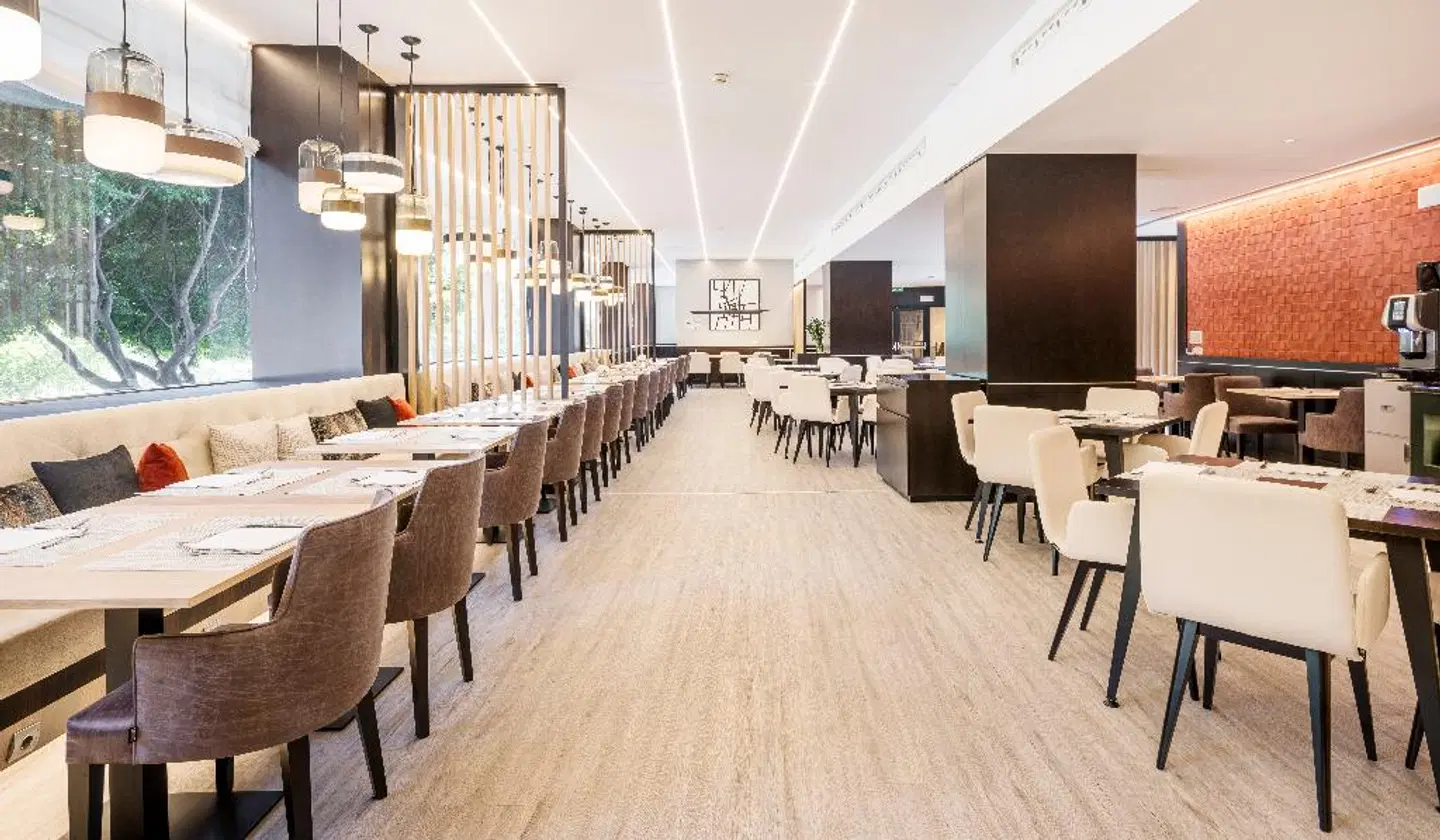 Hotel ILUNION Malaga Restaurant