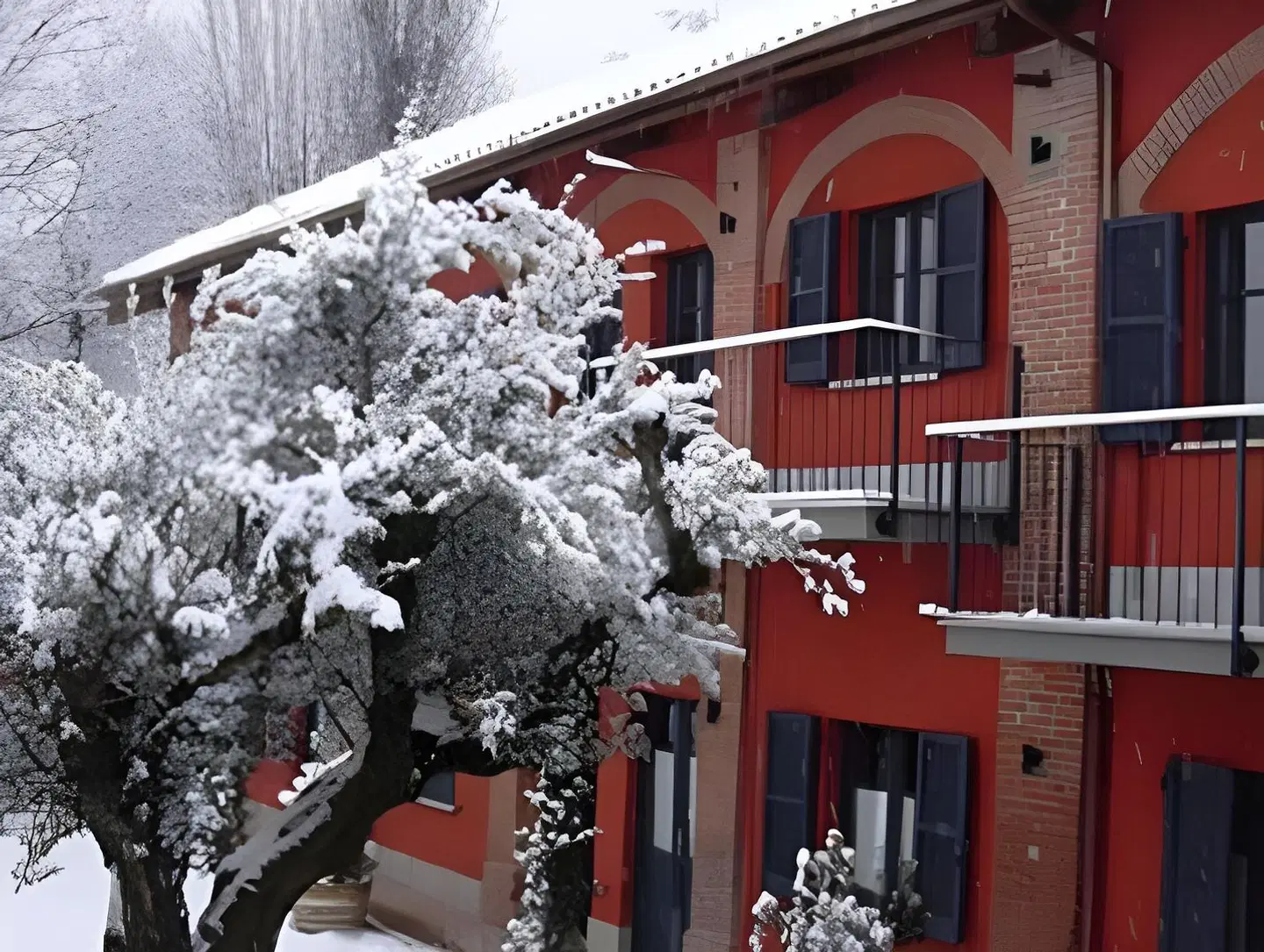 Le Serre Suites & Apartments EXTERIOR