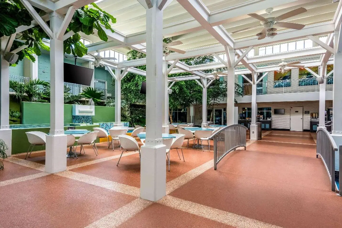 Oasis Hotel & Conv. Center, Ascend Hotel Collection Terrasse