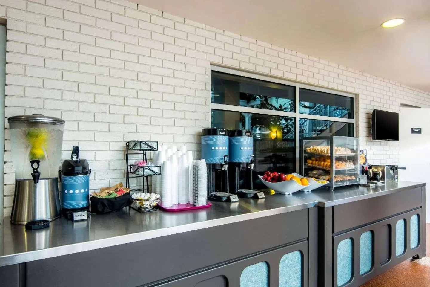 Oasis Hotel & Conv. Center, Ascend Hotel Collection Bar