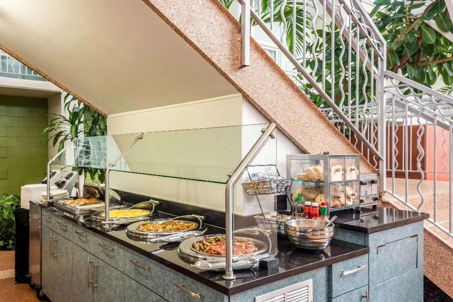 Oasis Hotel & Conv. Center, Ascend Hotel Collection Restaurant