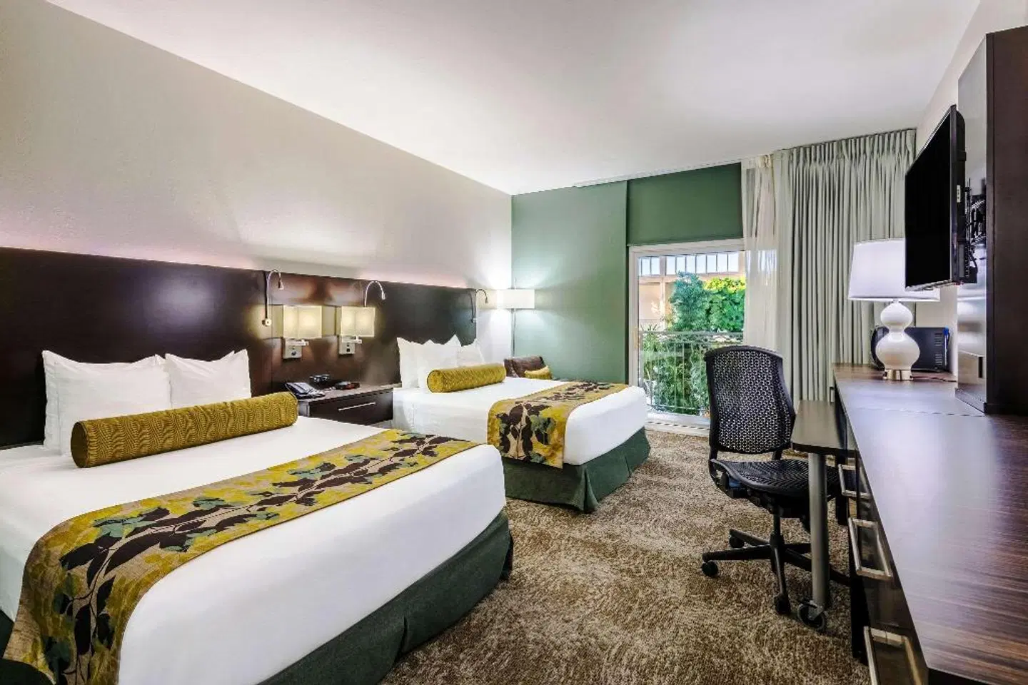 Oasis Hotel & Conv. Center, Ascend Hotel Collection ROOM_EXAMPLE