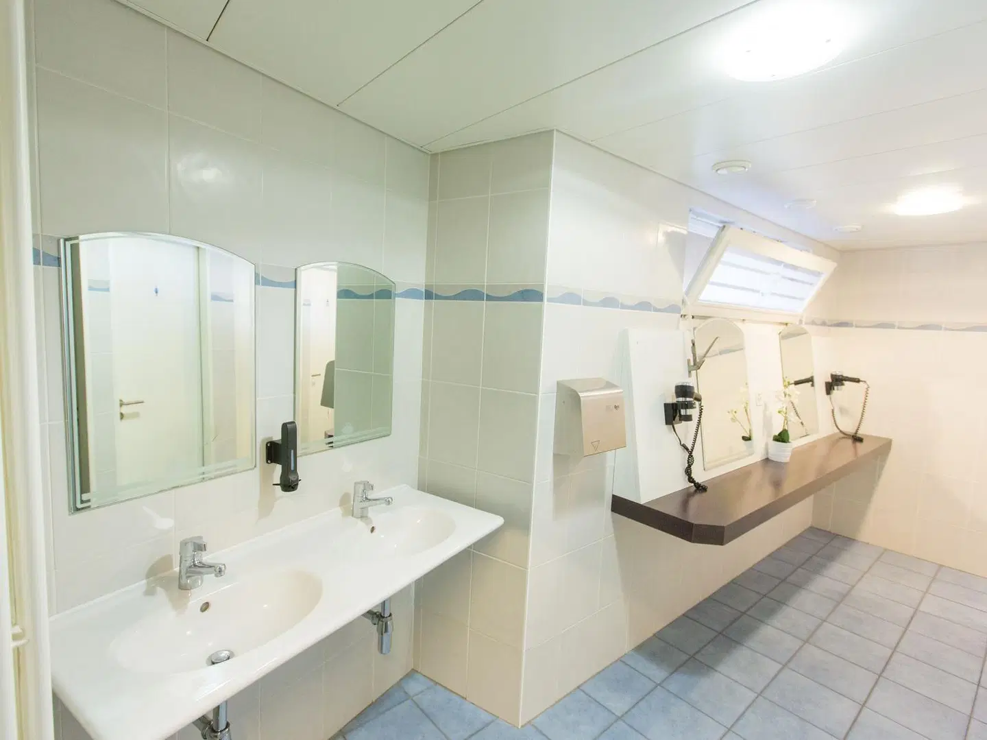 City Hostel Geneva Badezimmer