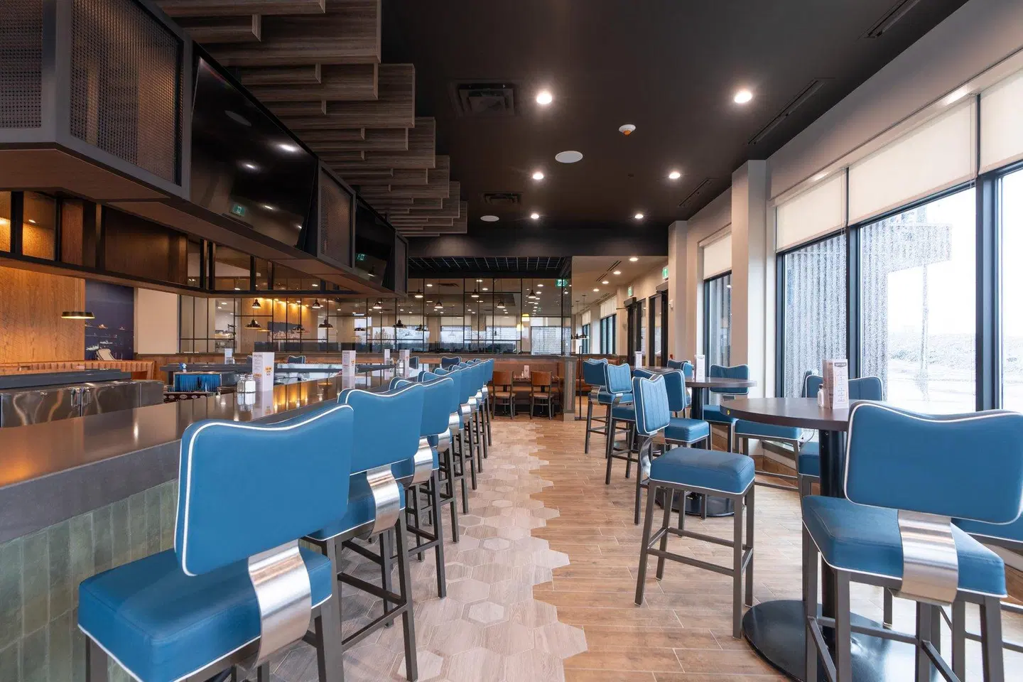 Sandman Signature Dartmouth Hotel & Suites Bar