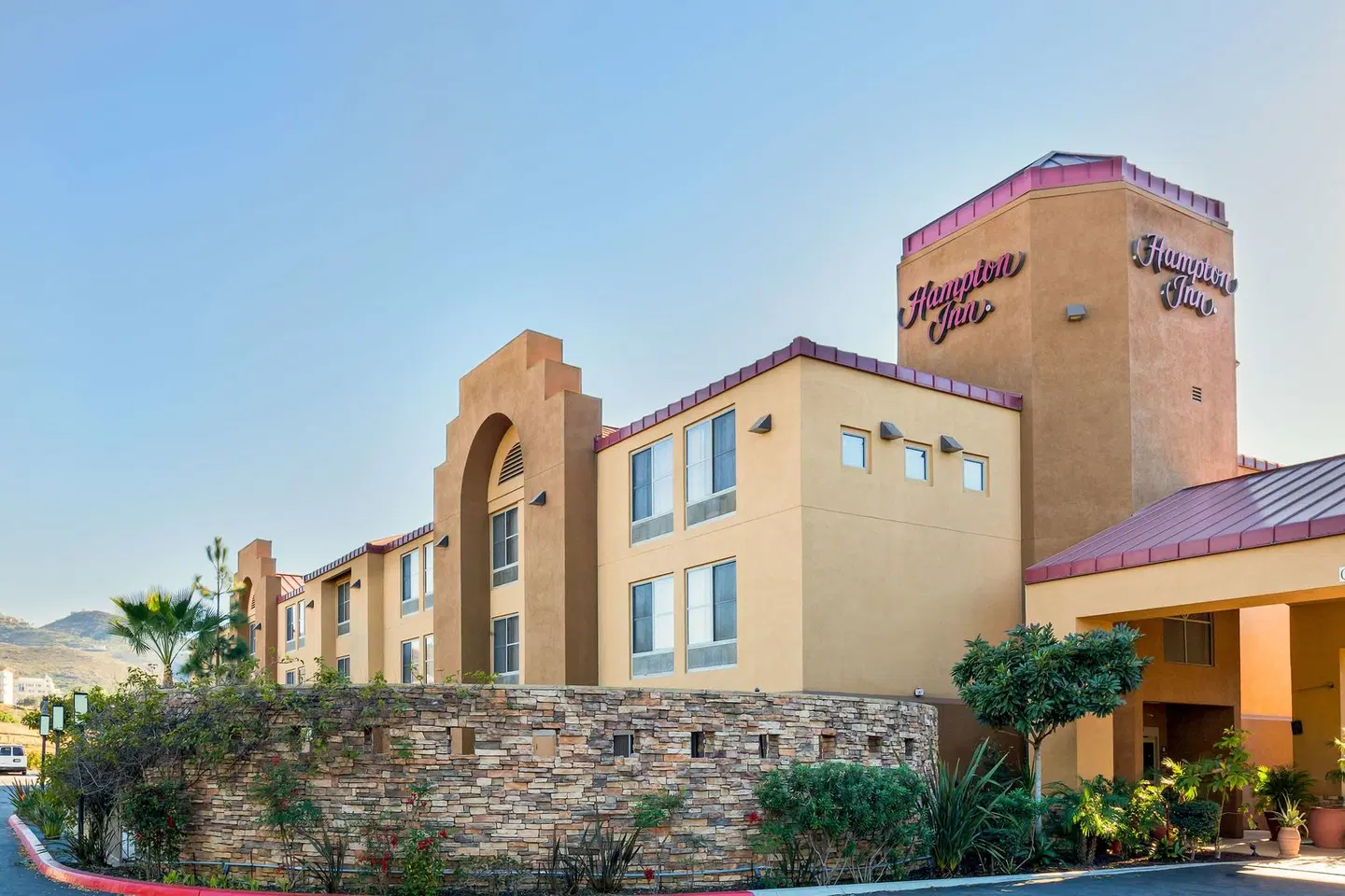 Hampton Inn San Marcos EXTERIOR