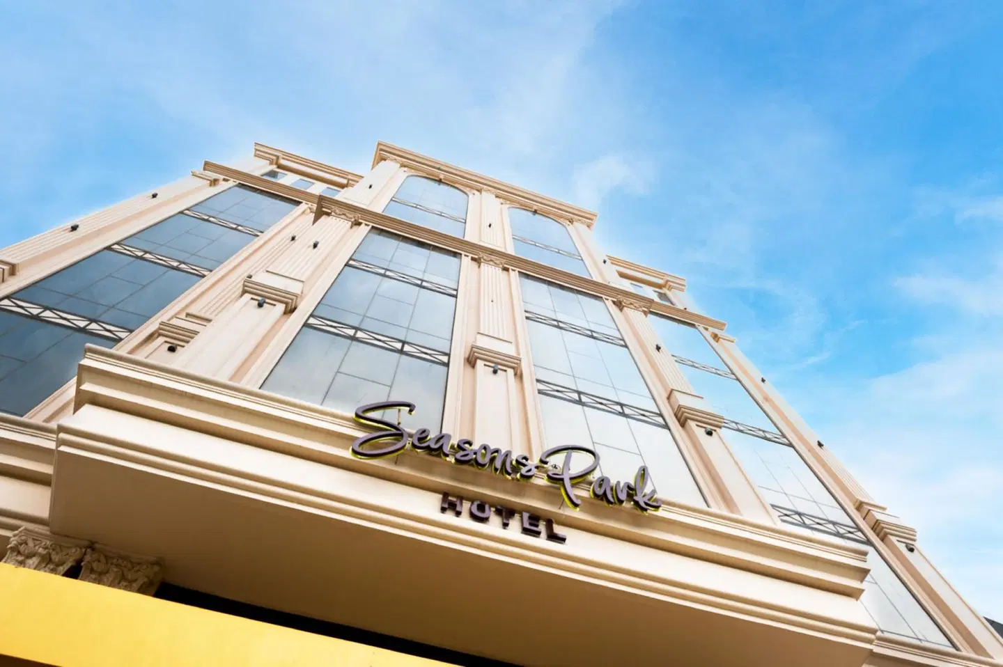 Seasons Park Hotel EXTERIOR