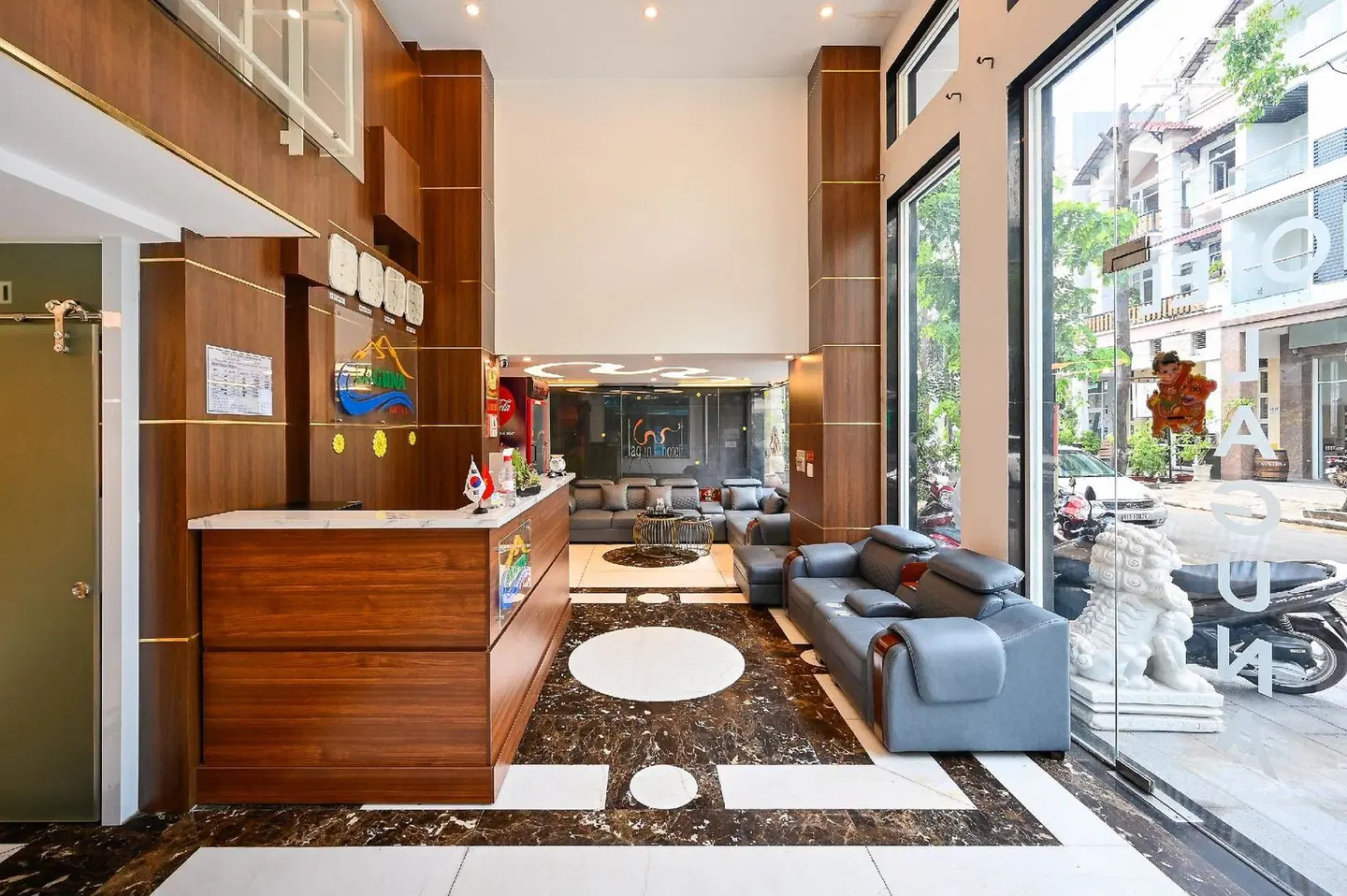 Laguna Hotel LOUNGE_LOBBY