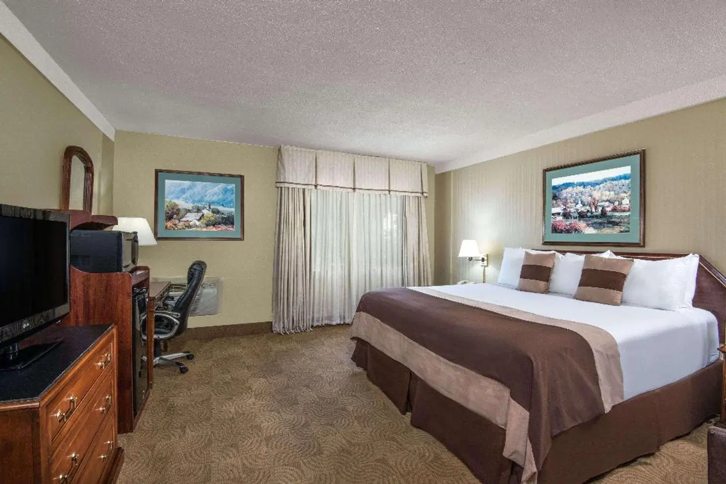 Ramada by Wyndham Denver Downtown ROOM_EXAMPLE