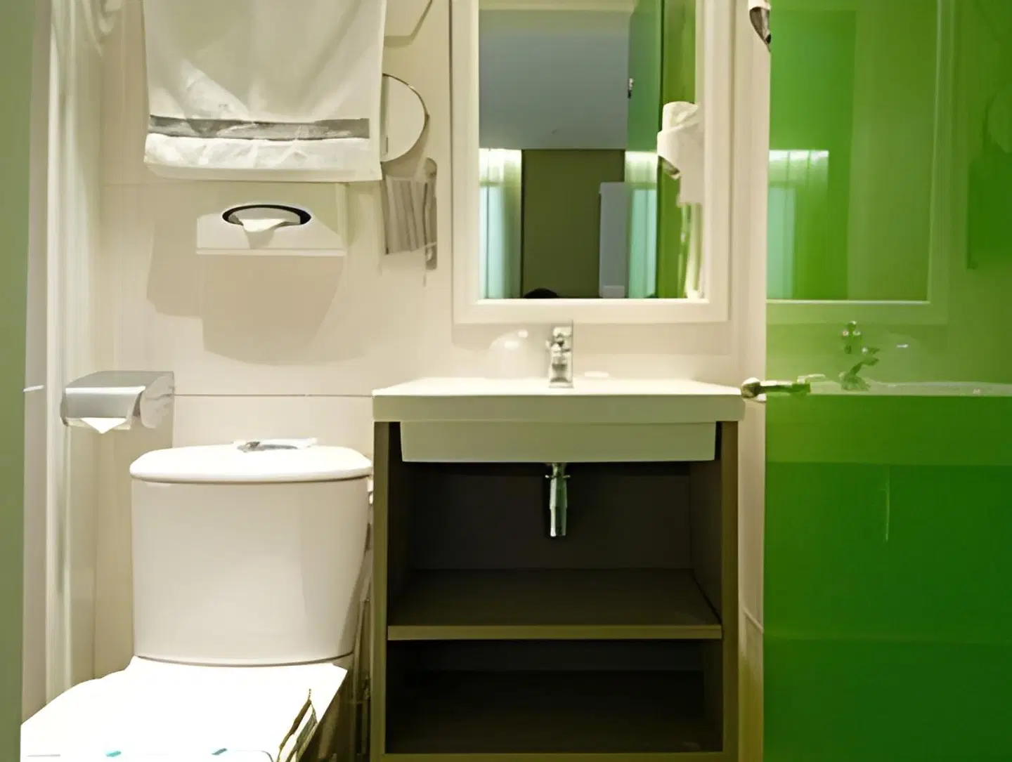 Hotel Paula Films Collection BATHROOM