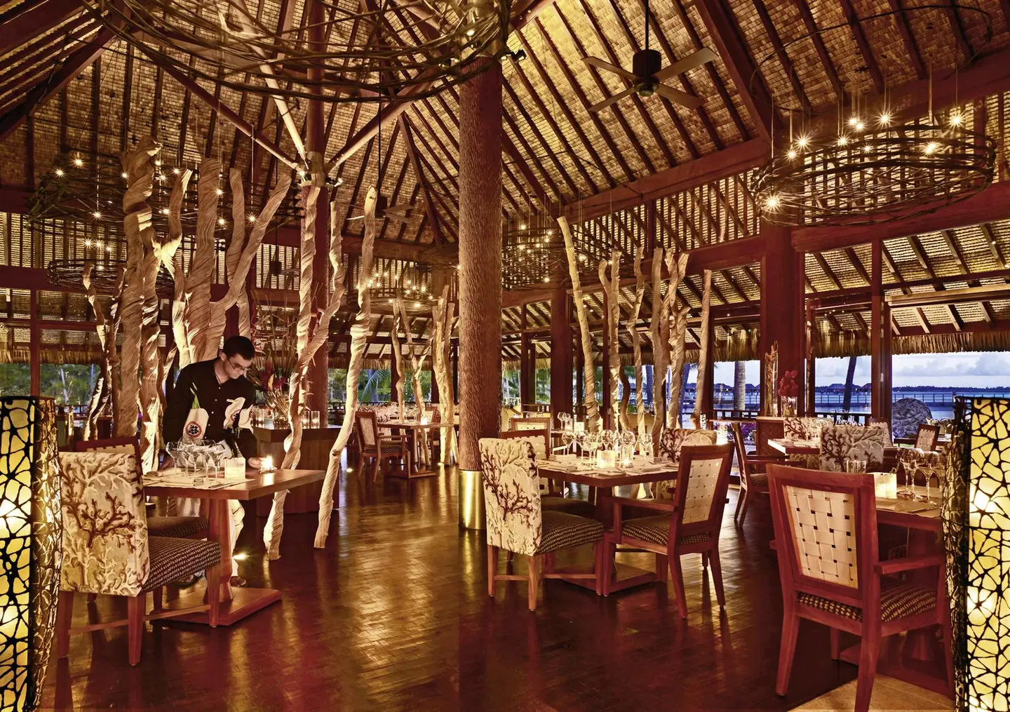 Four Seasons Resort Bora Bora RESTAURANT