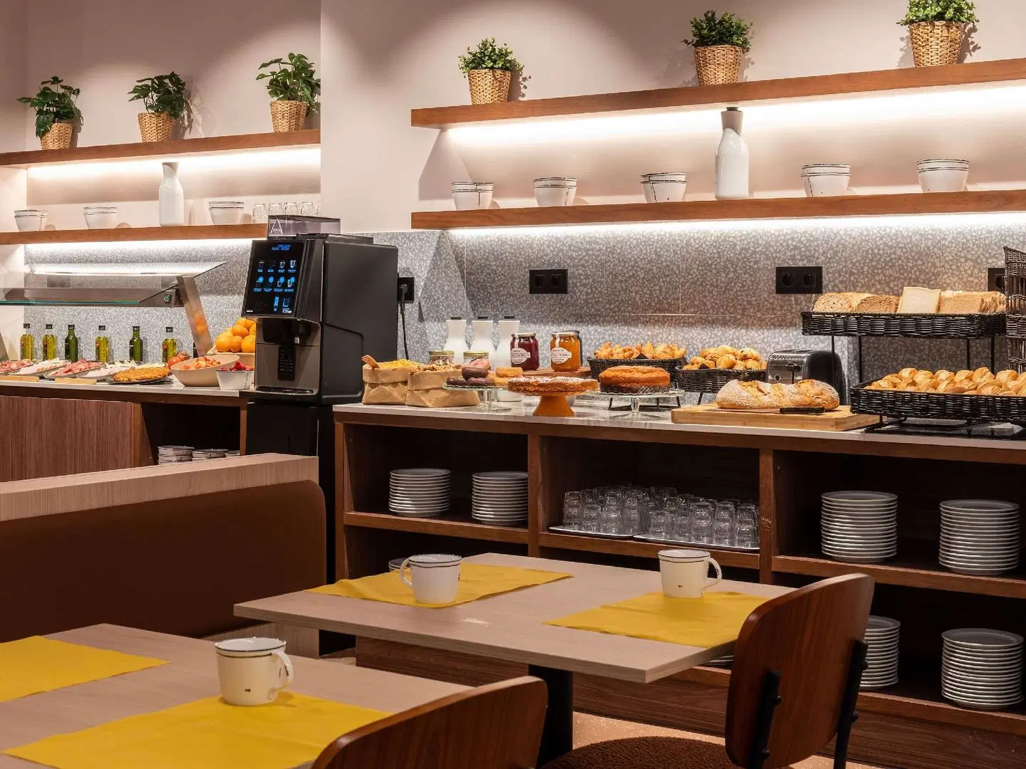 Ibis Styles Zaragoza Ramiro I Restaurant