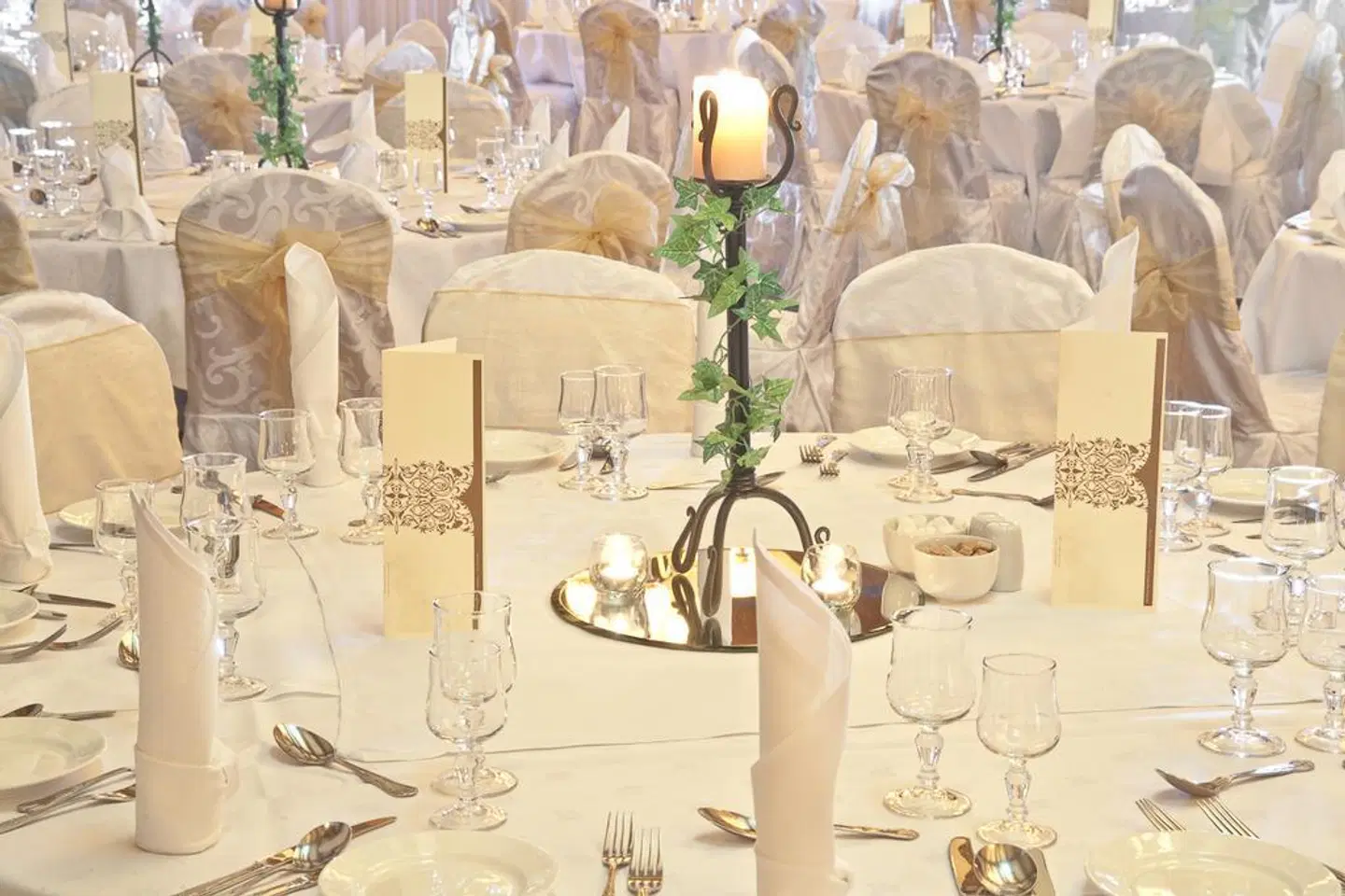 Treacys Oakwood Hotel RESTAURANT