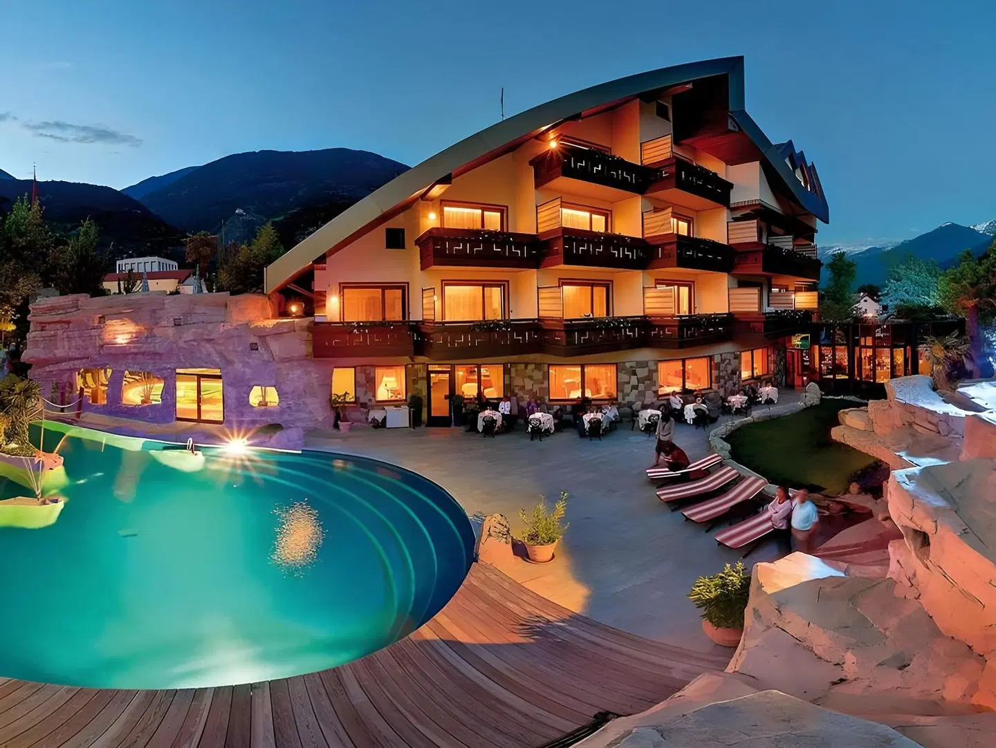 Vier Jahreszeiten EXTERIOR