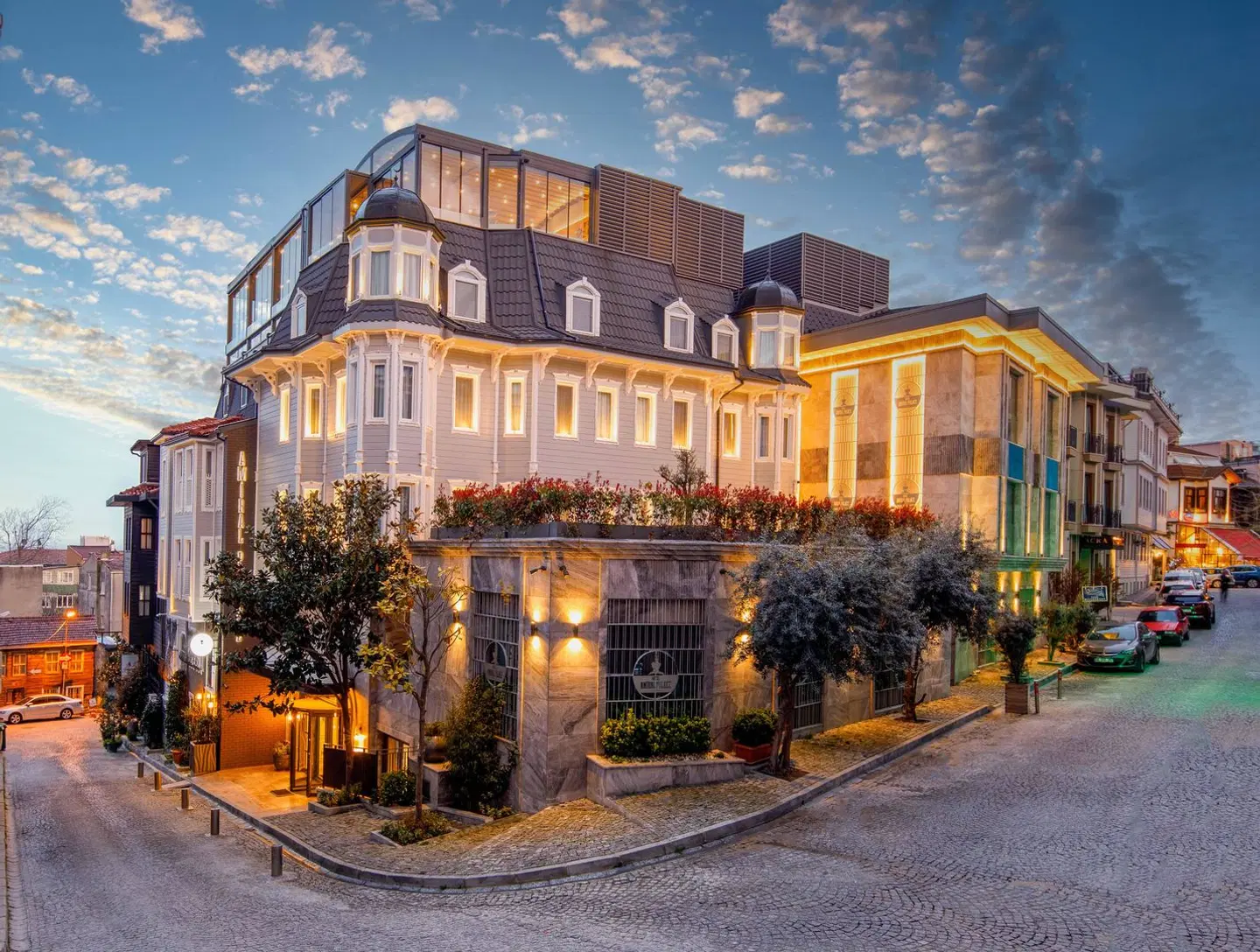 Amiral Palace Hotel EXTERIOR