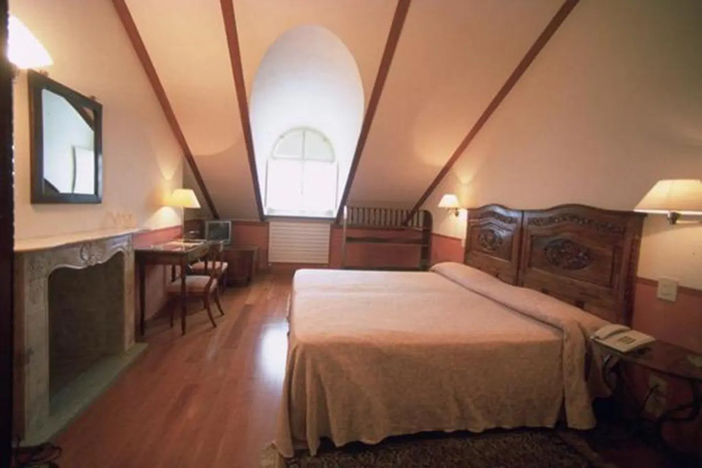 Roma e Rocca Cavour ROOM_EXAMPLE