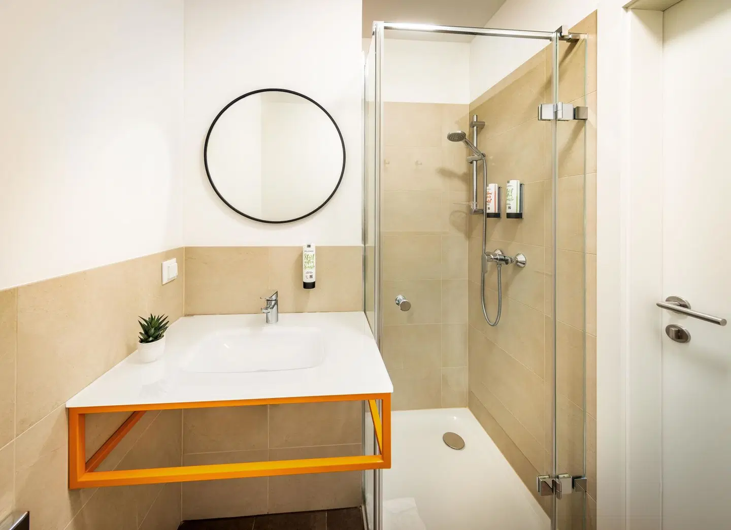 Lyf Schoenbrunn Vienna Badezimmer