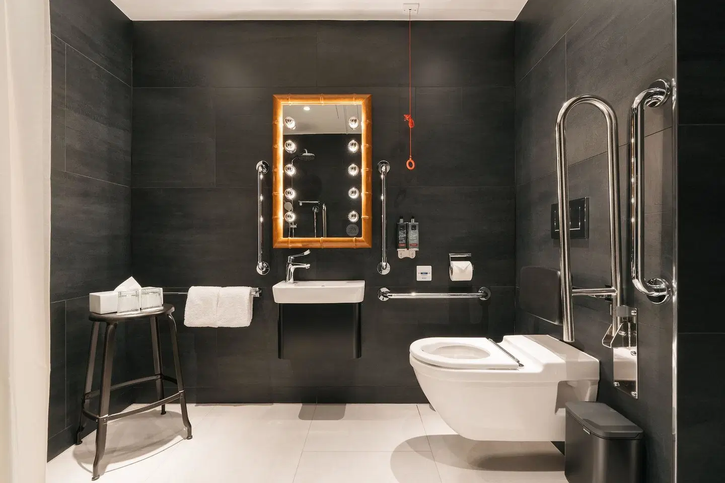 Ruby Stella Hotel London BATHROOM