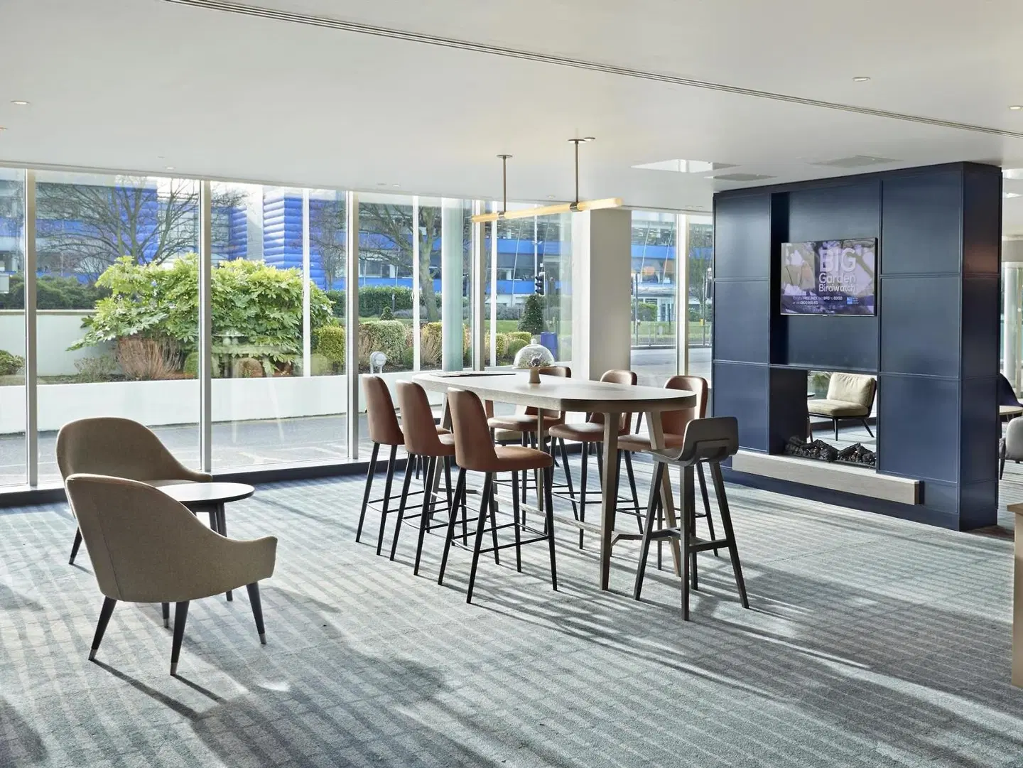 Hyatt Place London Heathrow Airport BAR