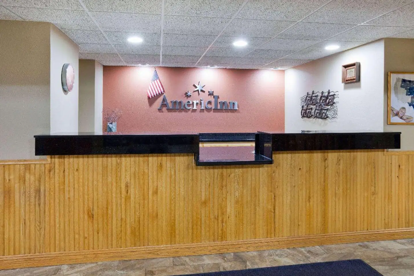 AmericInn by Wyndham Sartell LOUNGE_LOBBY