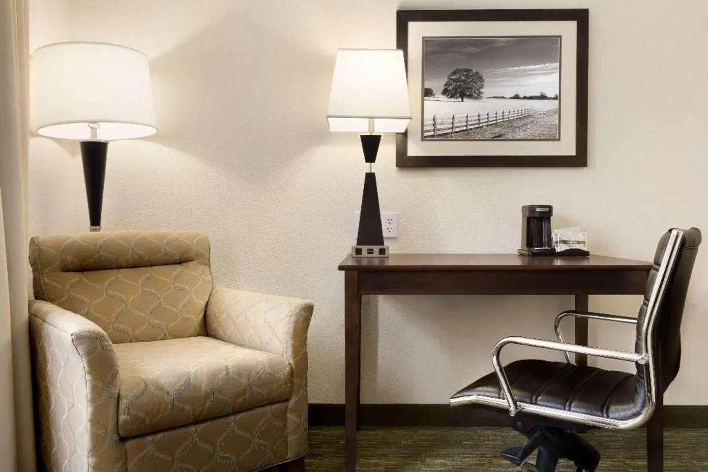 Hampton Inn Dover ROOM_EXAMPLE