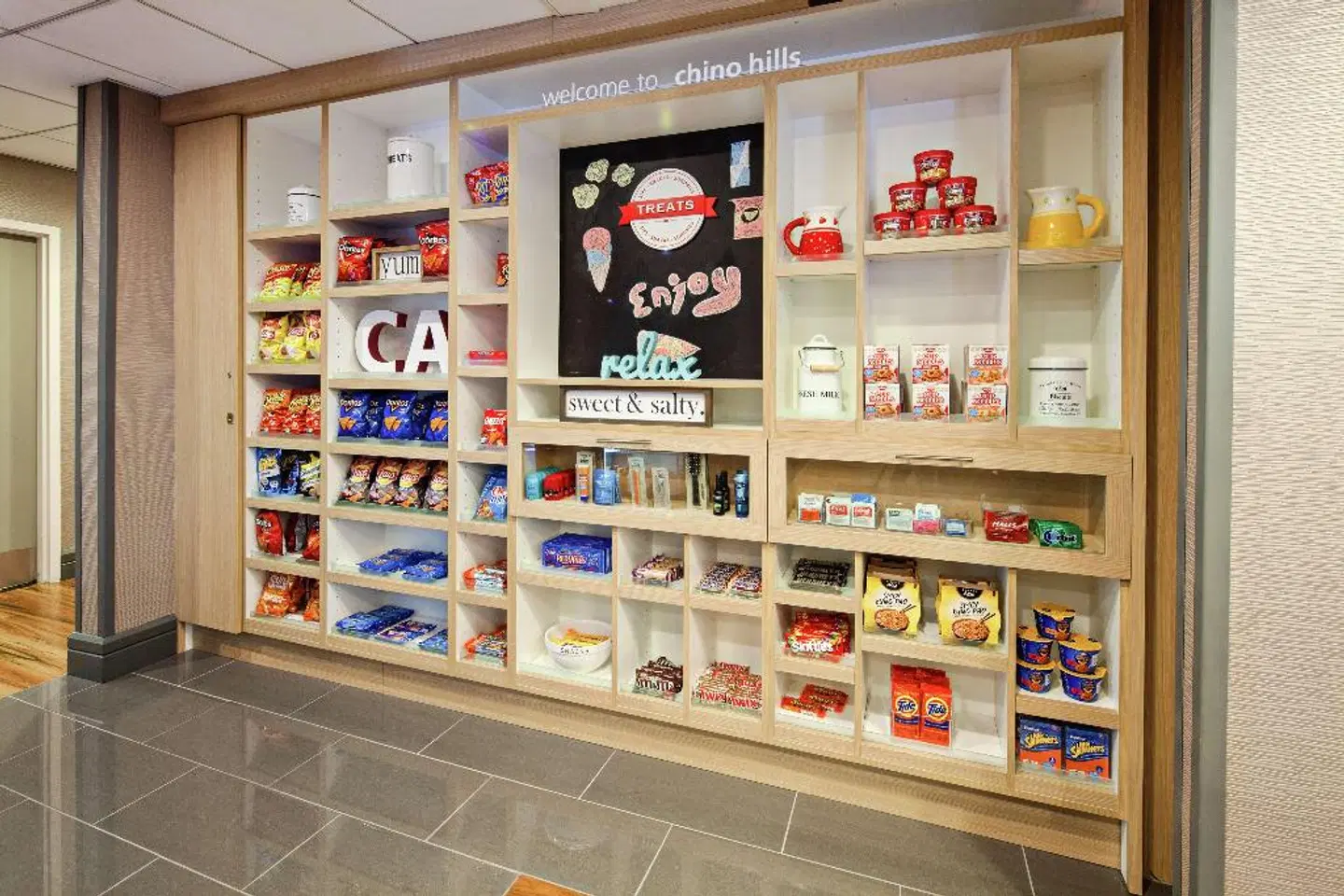 Hampton Inn & Suites Chino Hills LOUNGE_LOBBY