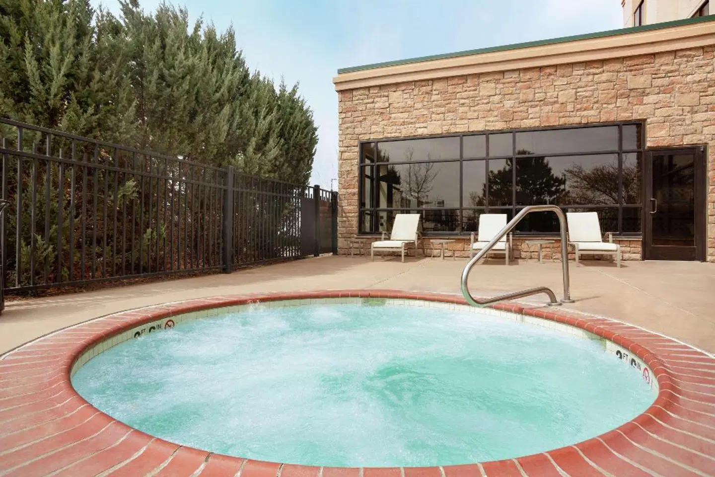 Embassy Suites by Hilton Denver International Airport OUTDOOR_POOL