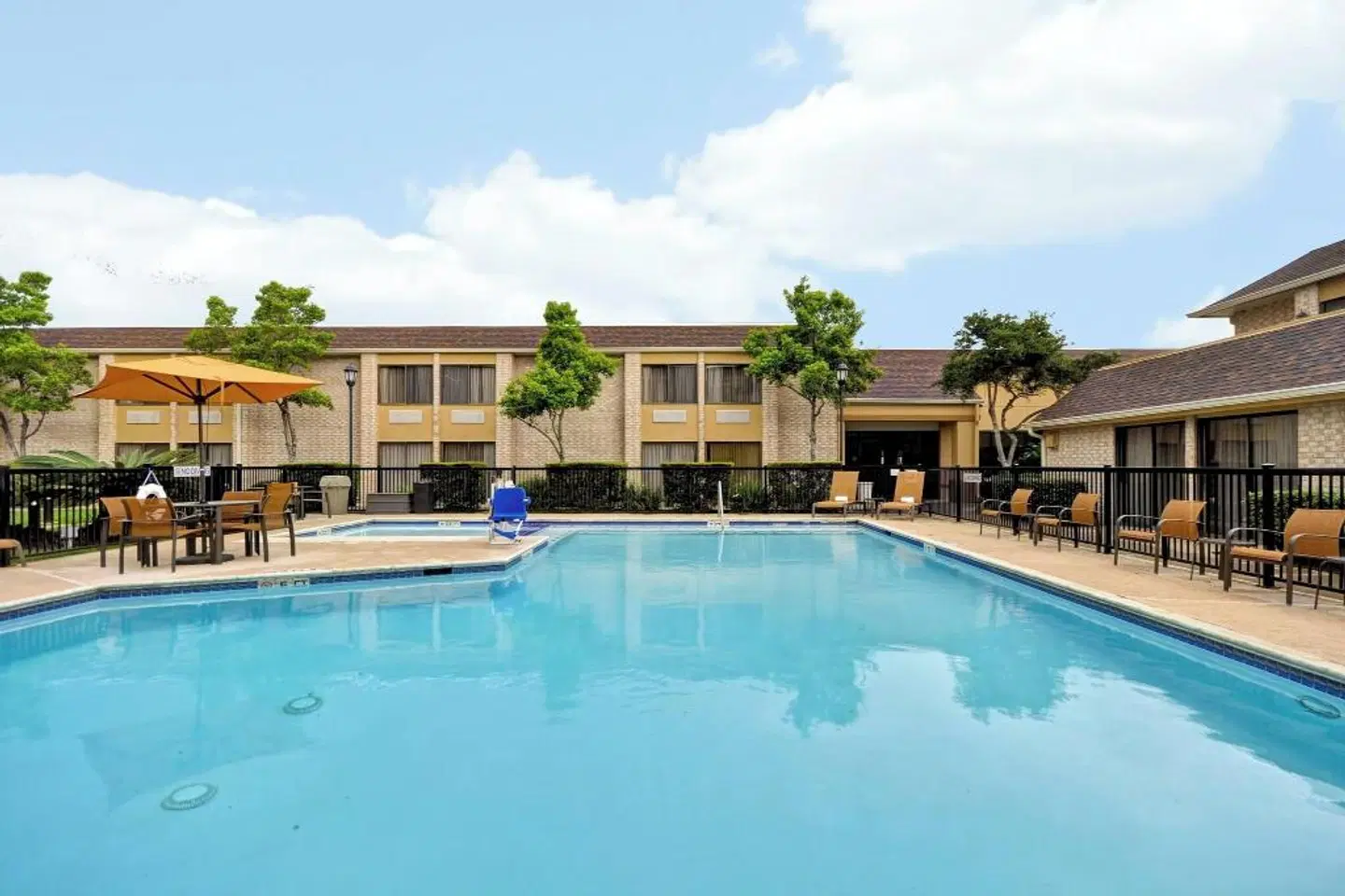 Courtyard by Marriott Houston I-10 West/Energy Corridor OUTDOOR_POOL