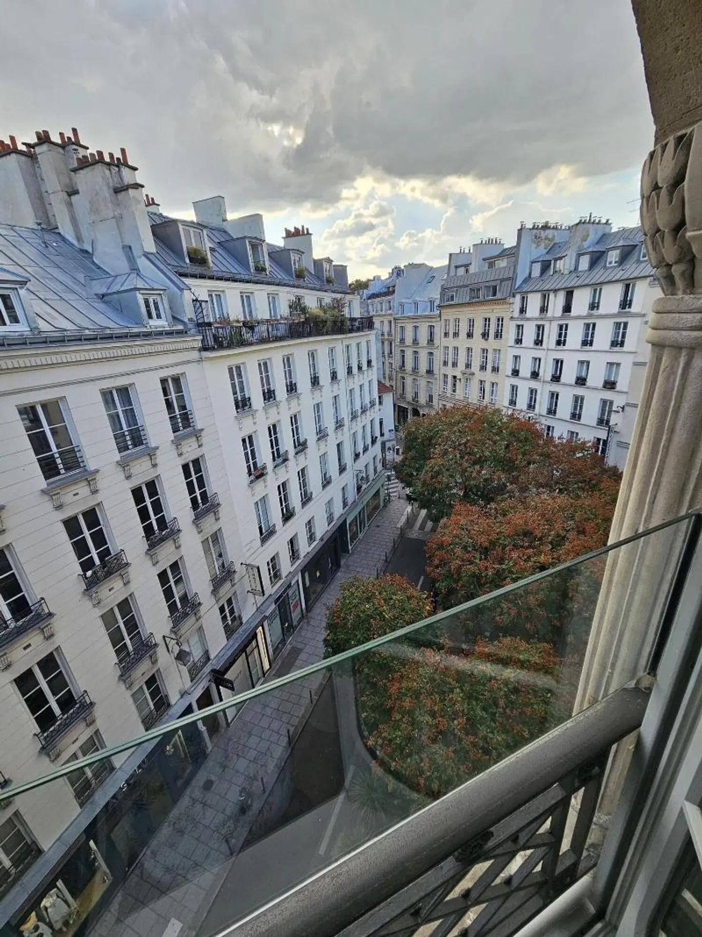 Hotel du Sentier EXTERIOR