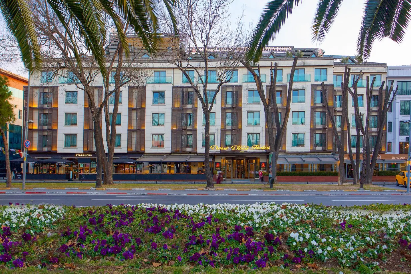 Dosso Dossi Hotels & Spa Downtown EXTERIOR