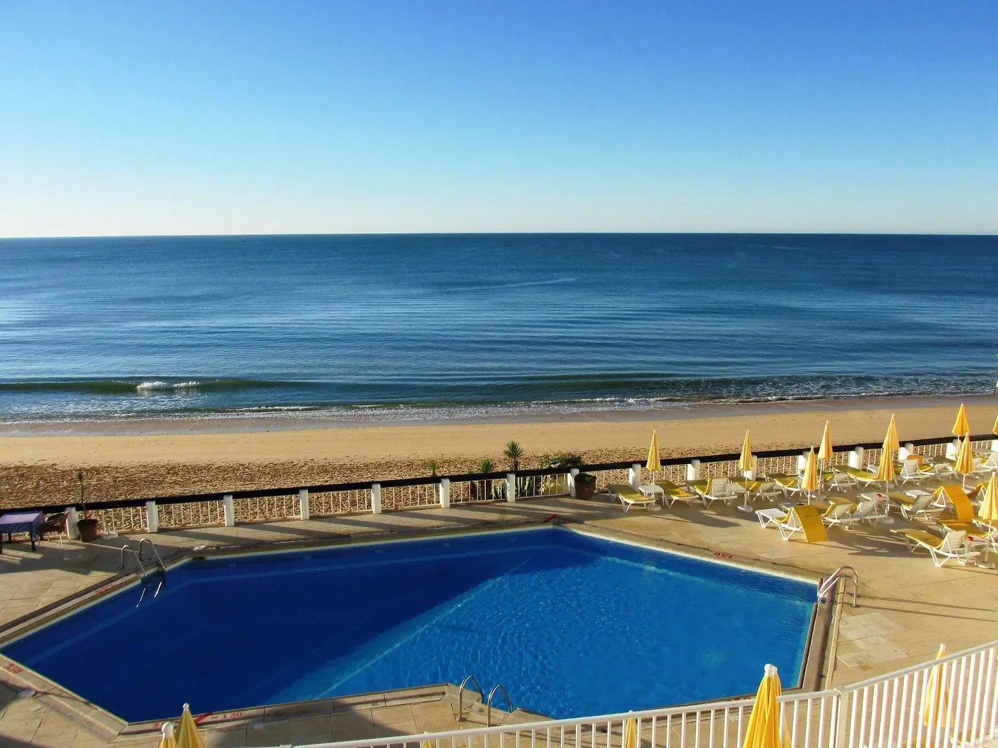 Holiday Inn Algarve - Armacao de Pera OUTDOOR_POOL