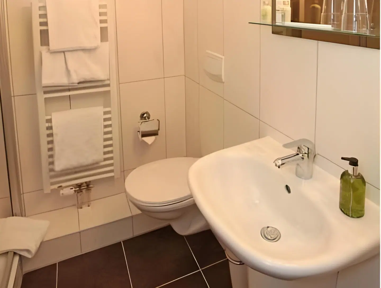 Aparthotel Markt Fuffzehn BATHROOM