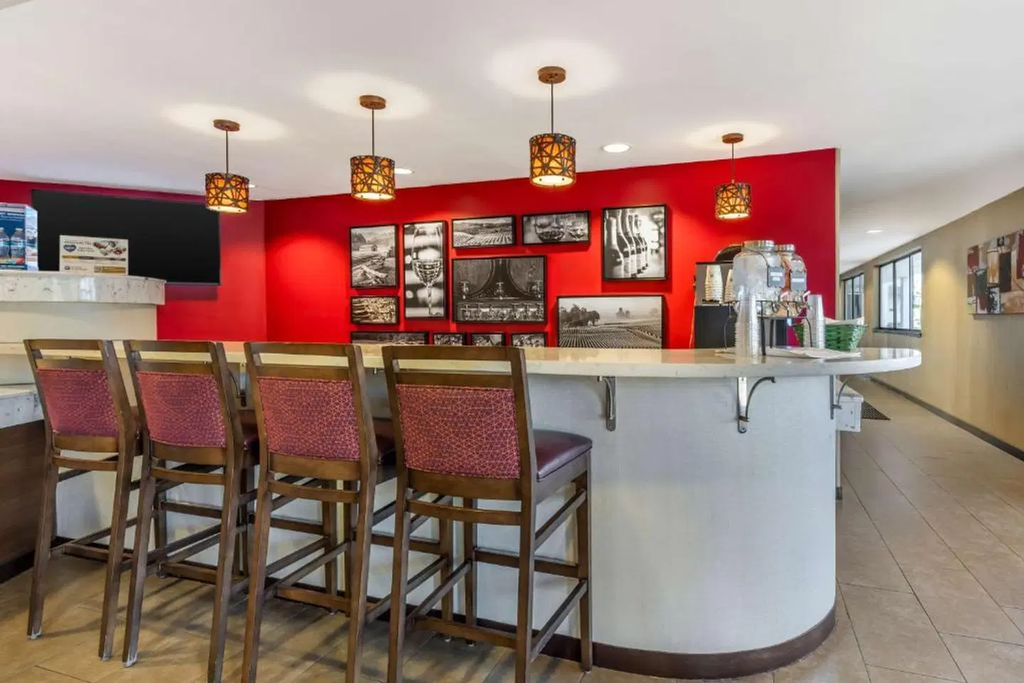 Best Western PLUS Wine Country Inn and Suites BAR
