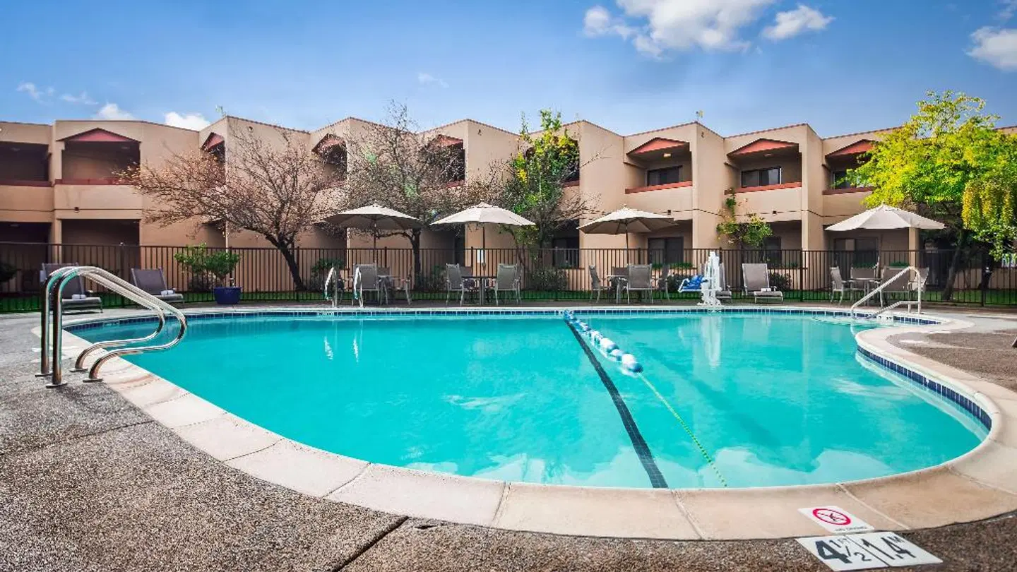Best Western PLUS Wine Country Inn and Suites OUTDOOR_POOL