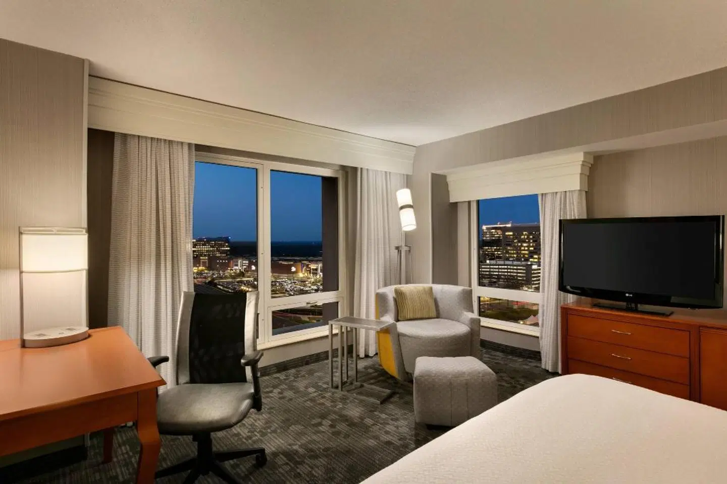 Courtyard by Marriott Tysons McLean ROOM_EXAMPLE
