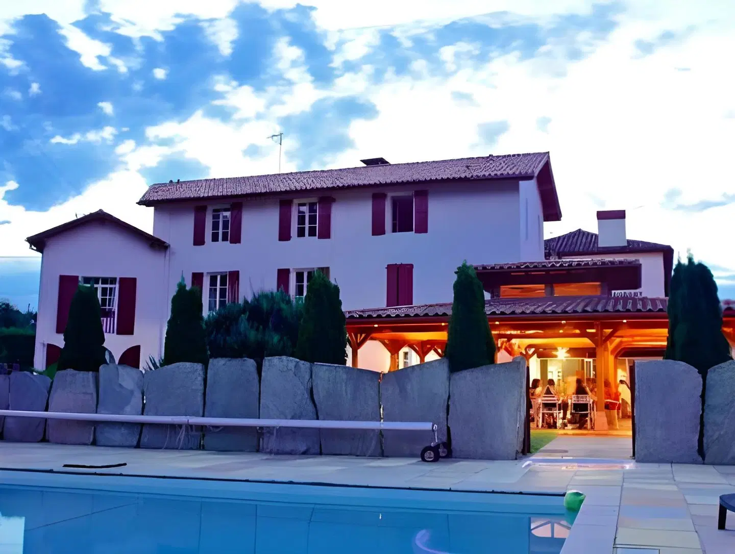 Hotel Restaurant Txistulari EXTERIOR