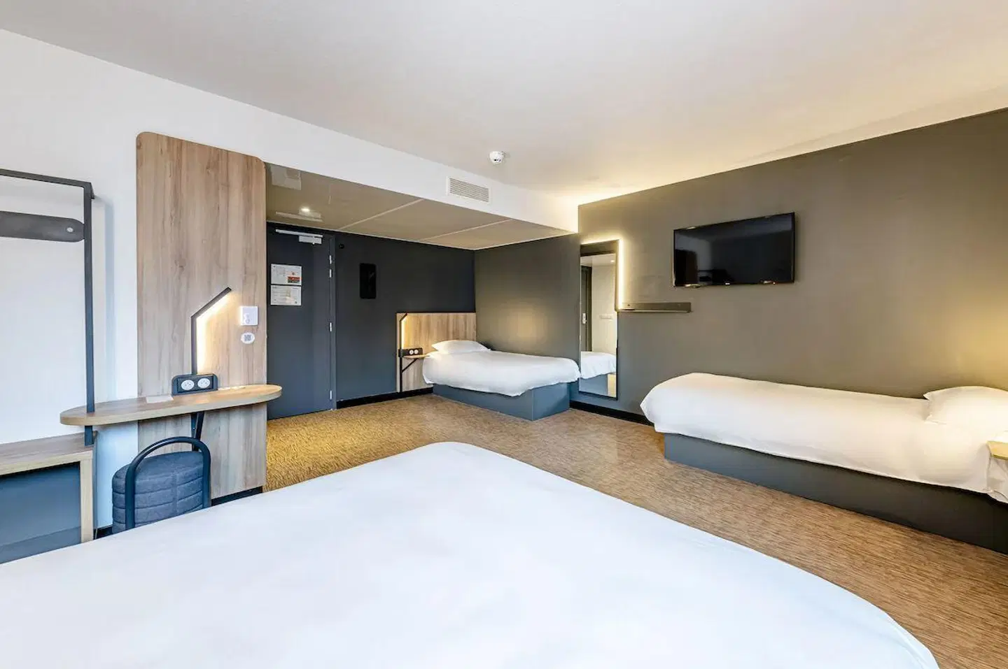 B&B Hotel Landerneau Bois Noir HEALTH_BEAUTY