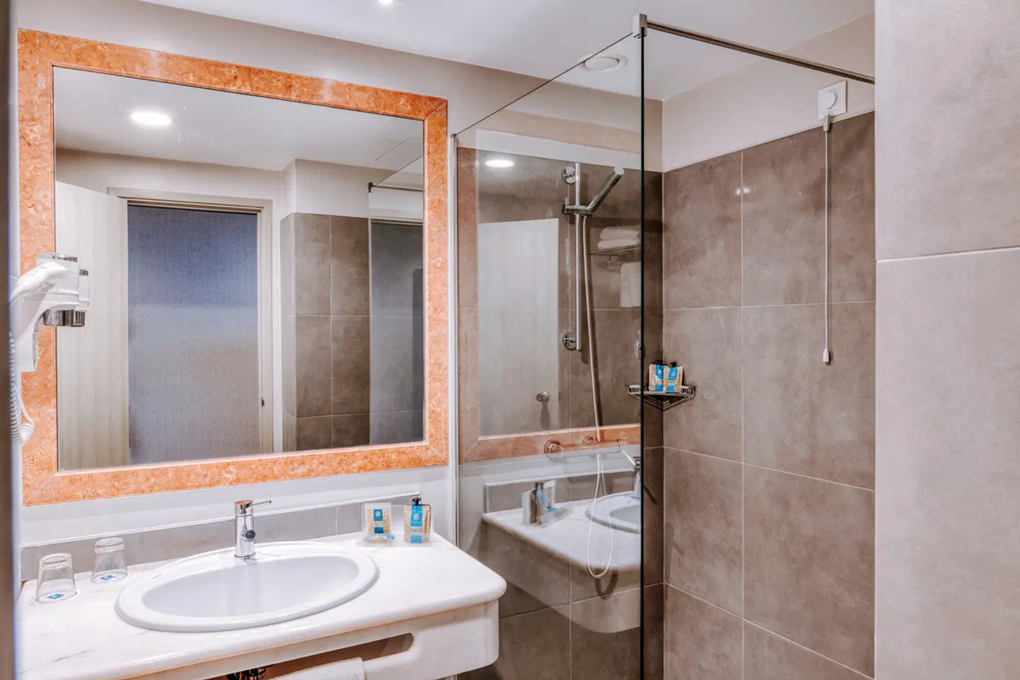 Enotel Magnólia BATHROOM